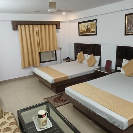 Hotel Su Shree Continental 5 Minutes Walk From New Delhi Railway Station Exterior photo