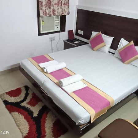 Hotel Su Shree Continental 5 Minutes Walk From New Delhi Railway Station Exterior photo