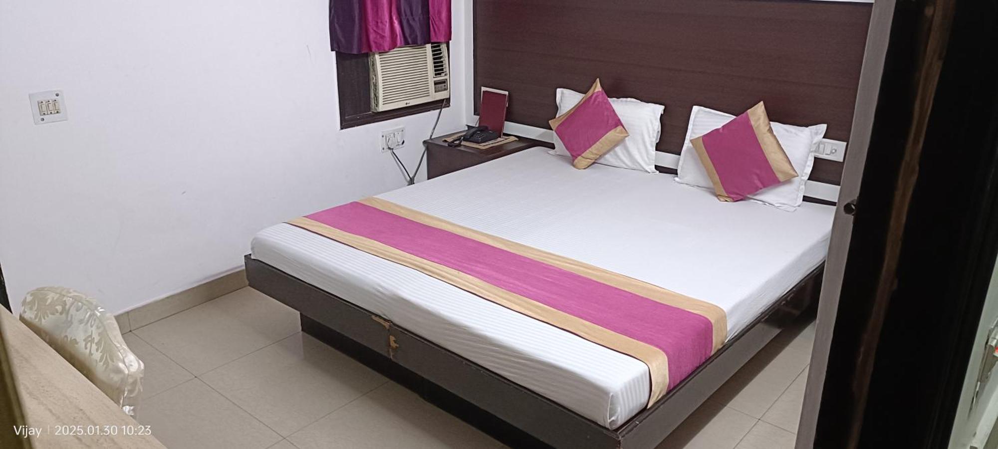 Hotel Su Shree Continental 5 Minutes Walk From New Delhi Railway Station Exterior photo