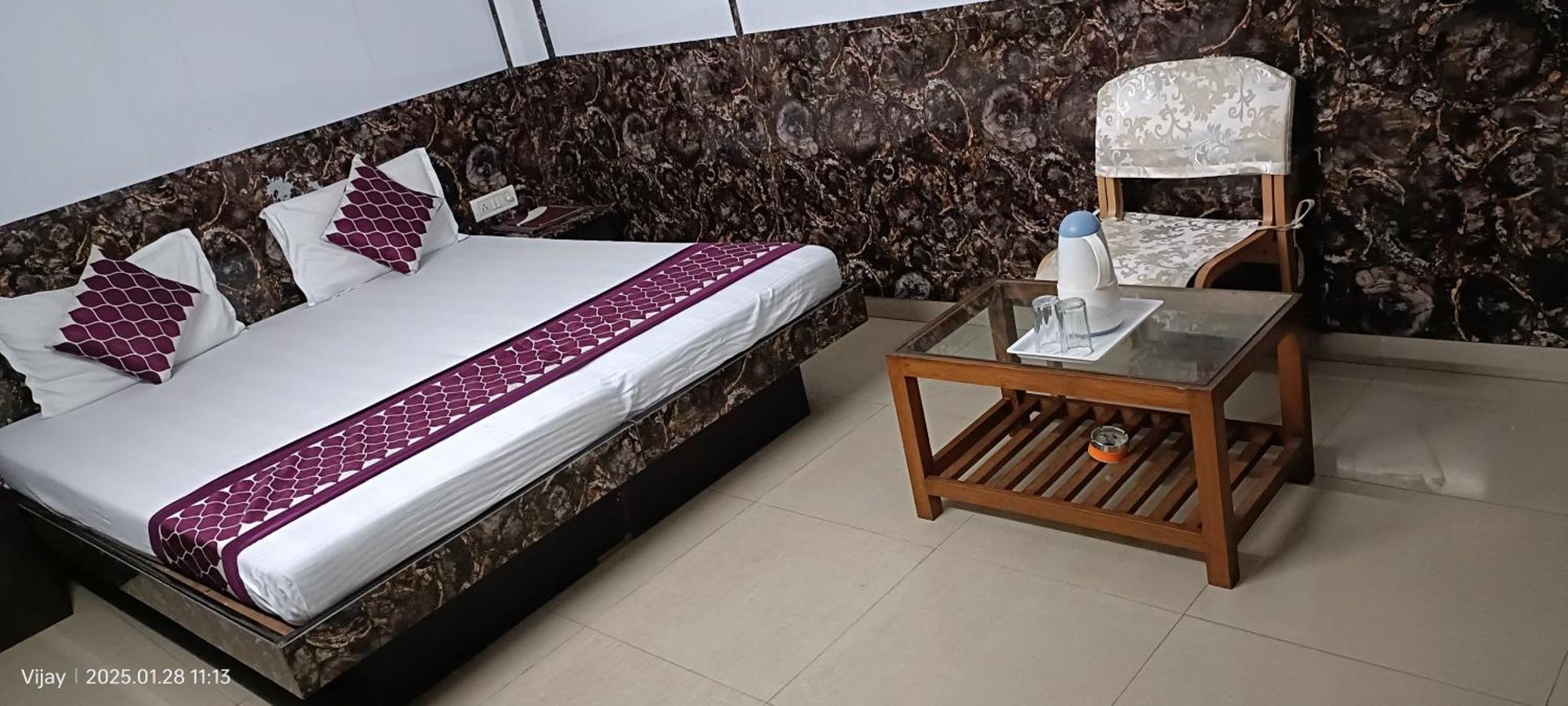 Hotel Su Shree Continental 5 Minutes Walk From New Delhi Railway Station Exterior photo