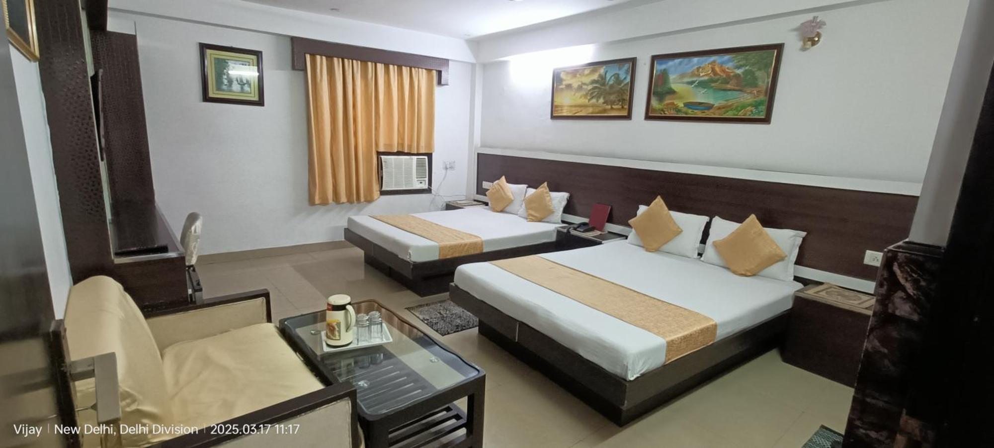 Hotel Su Shree Continental 5 Minutes Walk From New Delhi Railway Station Exterior photo