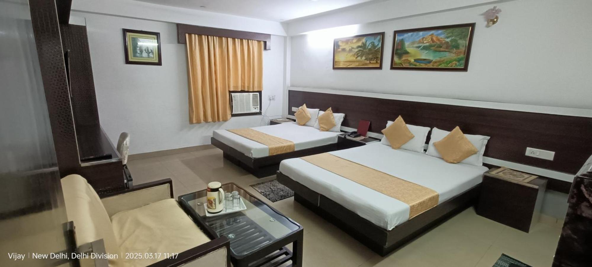 Hotel Su Shree Continental 5 Minutes Walk From New Delhi Railway Station Exterior photo