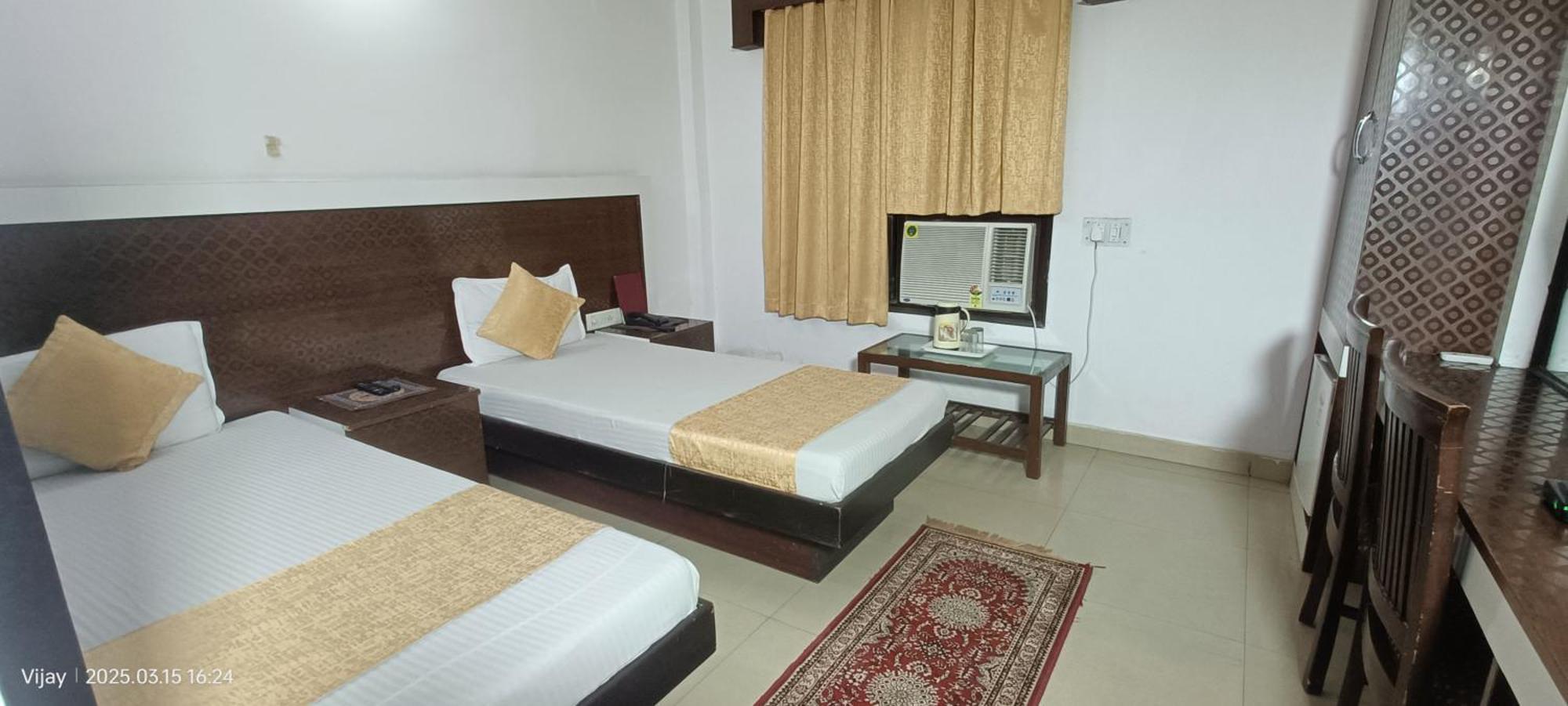 Hotel Su Shree Continental 5 Minutes Walk From New Delhi Railway Station Exterior photo