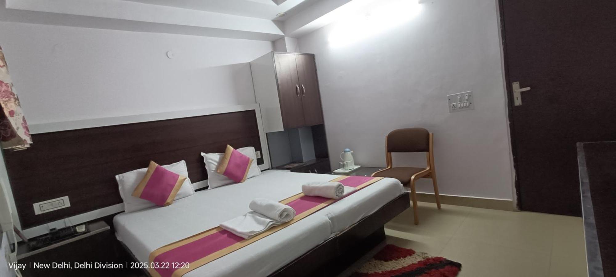 Hotel Su Shree Continental 5 Minutes Walk From New Delhi Railway Station Exterior photo