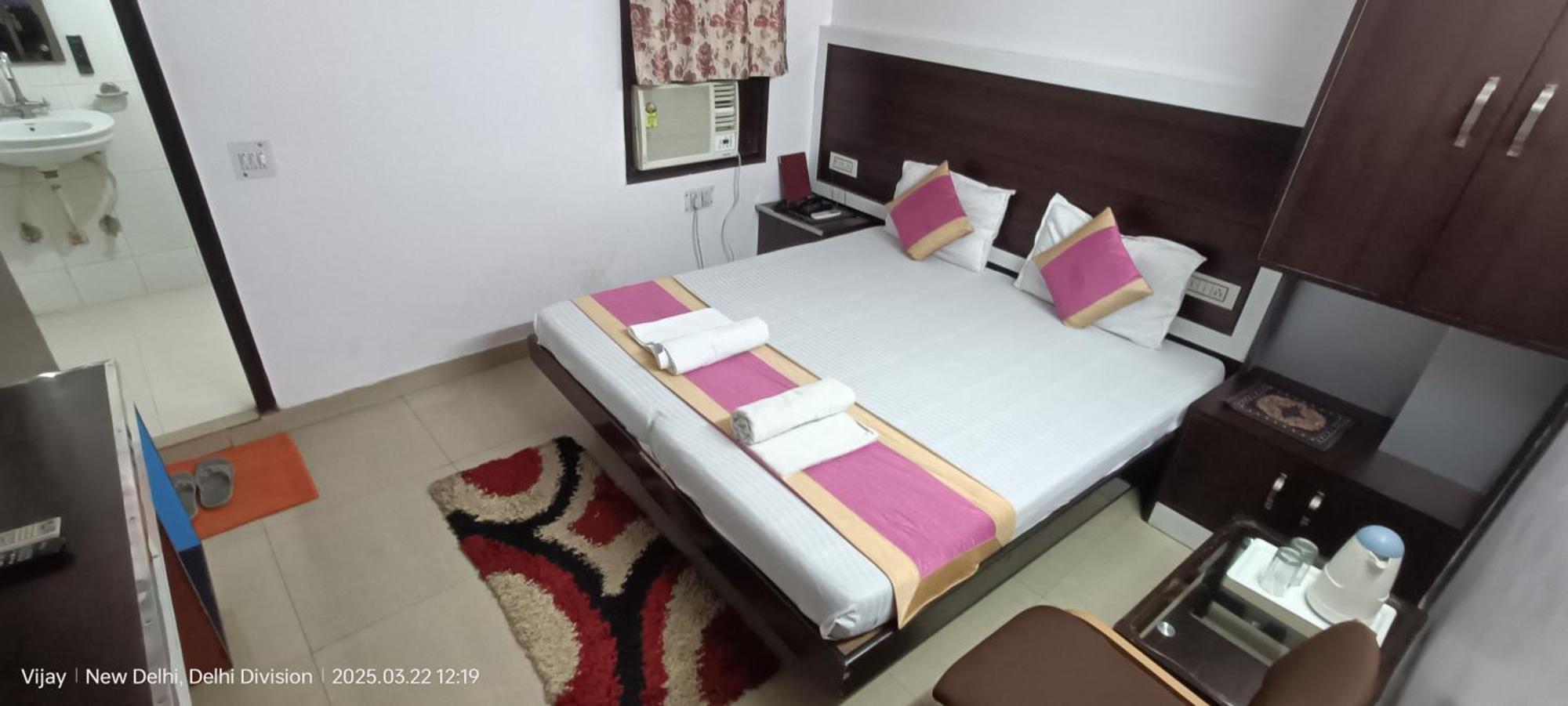 Hotel Su Shree Continental 5 Minutes Walk From New Delhi Railway Station Exterior photo