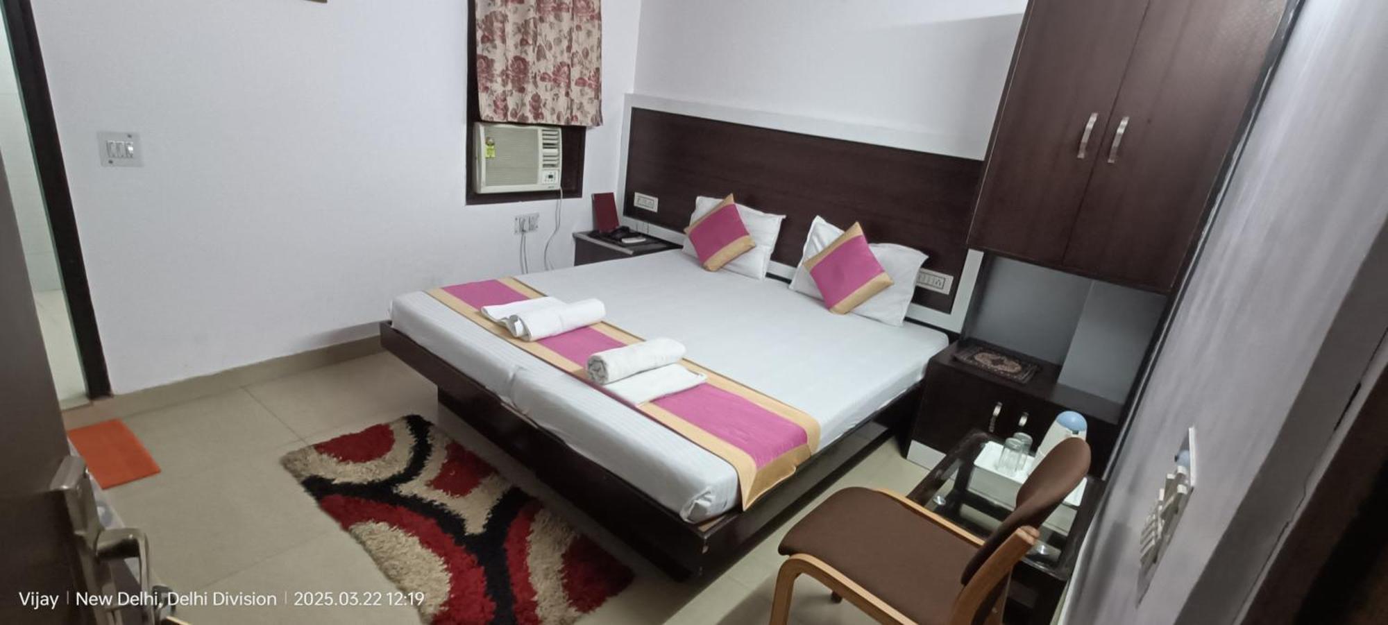 Hotel Su Shree Continental 5 Minutes Walk From New Delhi Railway Station Exterior photo