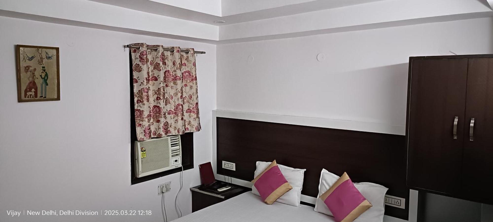 Hotel Su Shree Continental 5 Minutes Walk From New Delhi Railway Station Exterior photo